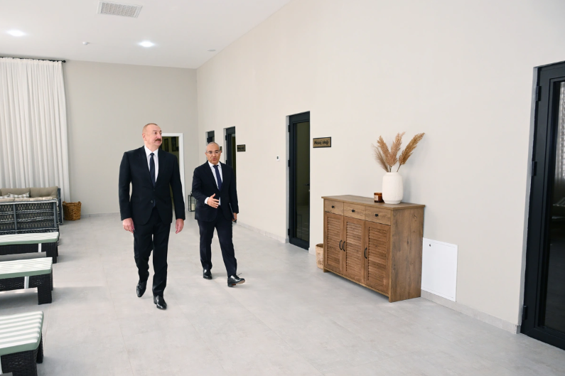 İlham Əliyev Səməd Vurğun adına Yaradıcılıq Evinin açılışında iştirak edib