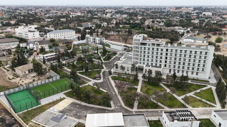 İlham Əliyev Səməd Vurğun adına Yaradıcılıq Evinin açılışında iştirak edib