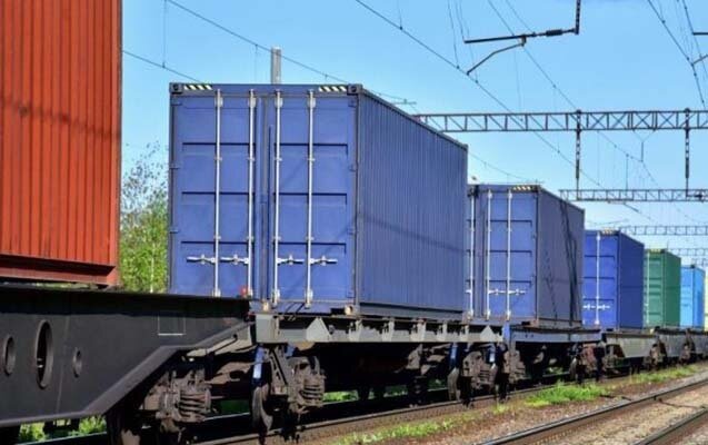 Vaqonun üstünə çıxan yeniyetməni cərəyan vurdu