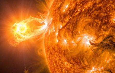 Bu gün Yer kürəsi Günəş plazma axınının təsirindən çıxacaq: Nə baş verəcək?