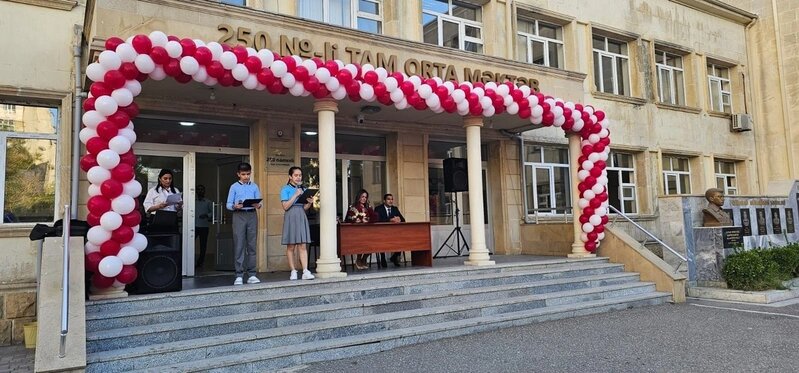 Məktəb direktorunun diplomu saxtadır? (İDDİA)