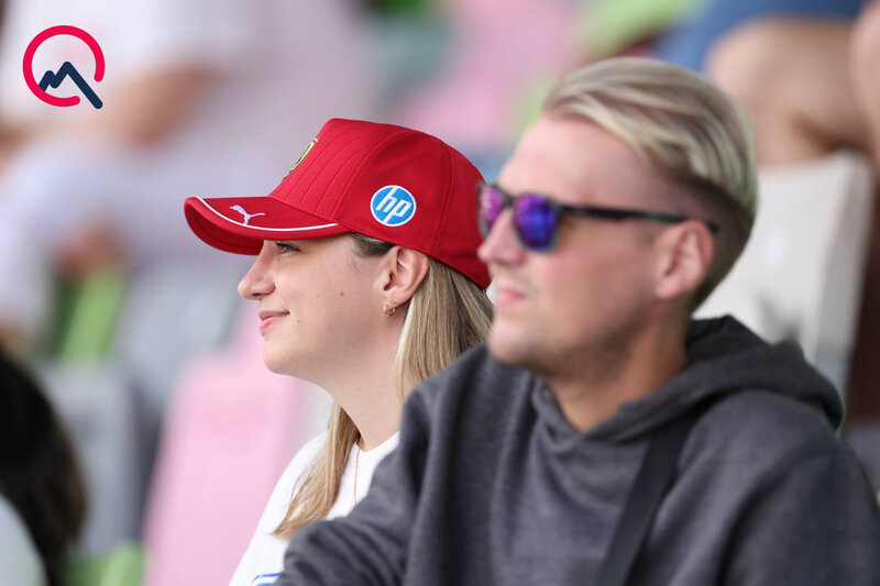 Trasda bolidlər, tribunada turistlər... - Adrenalin yarışından fotolar