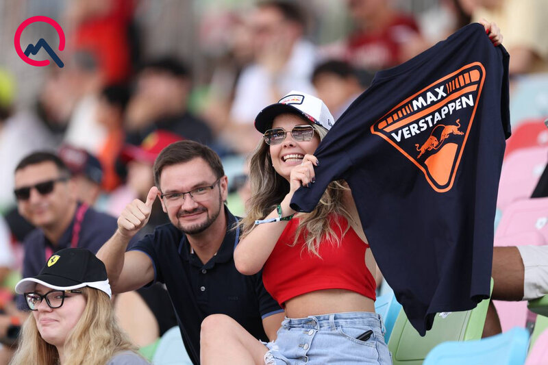 Trasda bolidlər, tribunada turistlər... - Adrenalin yarışından fotolar