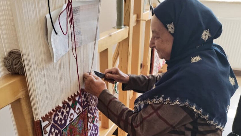 78 yaşında tələbə oldu: 12 nəvəsi, 12 nəticəsi var... - FOTO/VİDEO