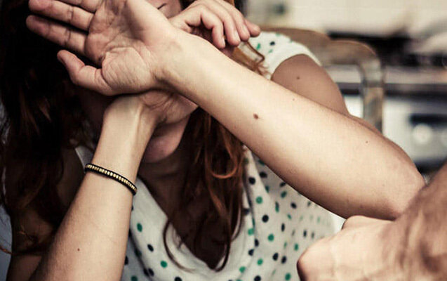 Qubada qadın bıçaqlandı - Şübhəli qardaşıdır