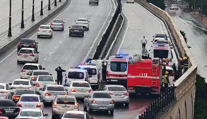 Babək prospektində qəza, ölən var - Video-Yenilənib