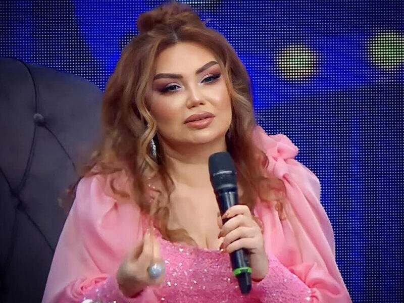 Əməkdar artist efirdə anasına görə göz yaşı tökdü - VİDEO