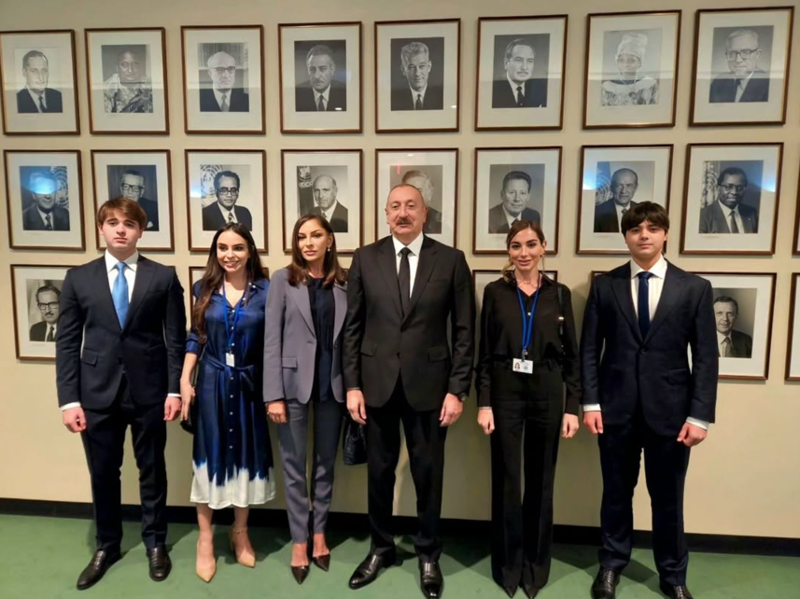 Prezident ailəsinin Nyu-Yorkdan - Fotosu