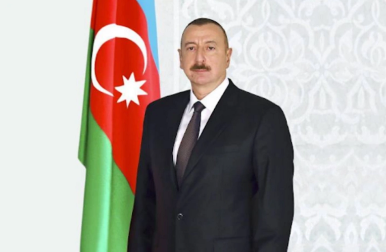 İlham Əliyev Anım Günü ilə əlaqədar Vətən müharibəsi şəhidlərinin xatirəsini bir dəqiqəlik sükutla yad edib