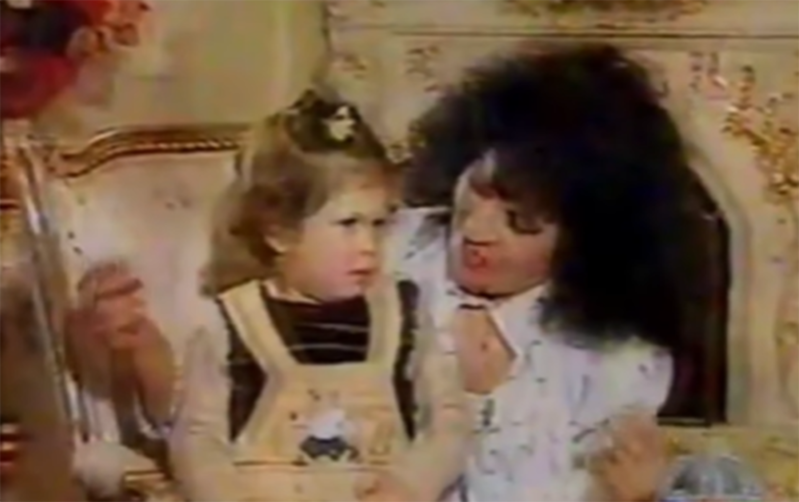 Zeynəb Xanlarova toyu olan nəvəsi ilə illər öncə - Video