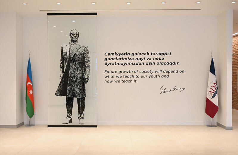 Bu gün açılışı olan universitetdən - Fotolar