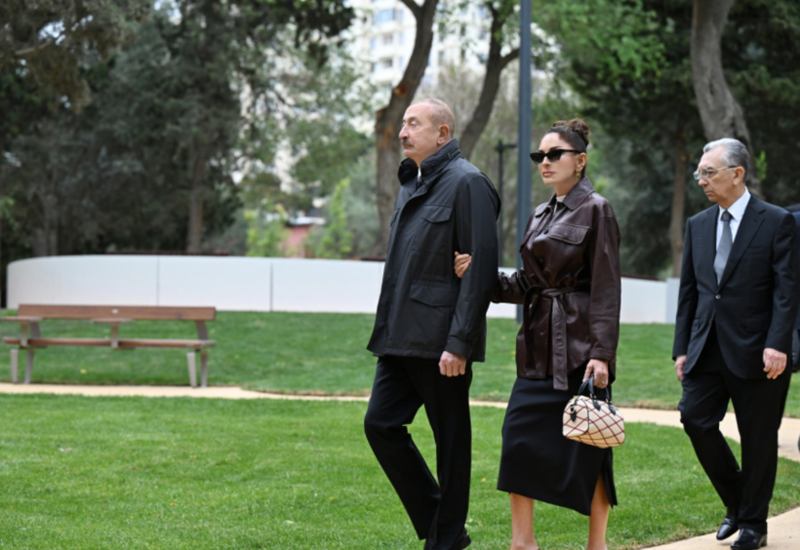İlham Əliyev və Mehriban Əliyeva Bakının Nərimanov rayonunda salınan yeni parkın açılışında iştirak ediblər