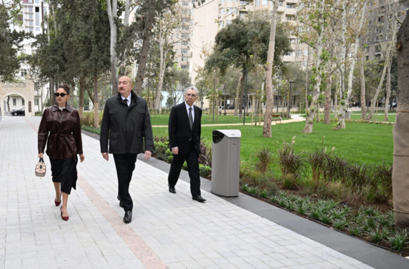 İlham Əliyev və Mehriban Əliyeva Bakının Nərimanov rayonunda salınan yeni parkın açılışında iştirak ediblər