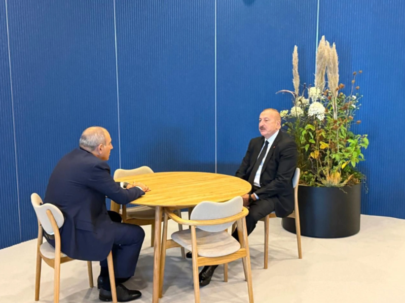 İlham Əliyevlə Nikol Paşinyan Kopenhagendə görüşdülər