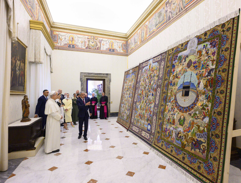 Mehriban Əliyevanın Roma Papası ilə görüşündə bu sənət əsəri təqdim olunub - Foto