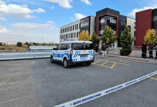 Universitet tələbəsi tüfənglə vuruldu