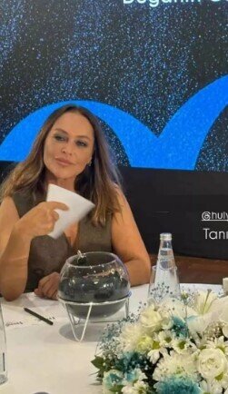 Hülya Avşardan yeni addım: Səhnədən biznes dünyasına - FOTO