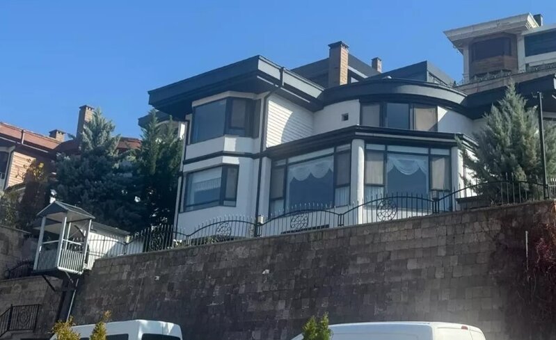 Ölümü oğlunun əlindən oldu – amansız şəkildə bıçaqladı