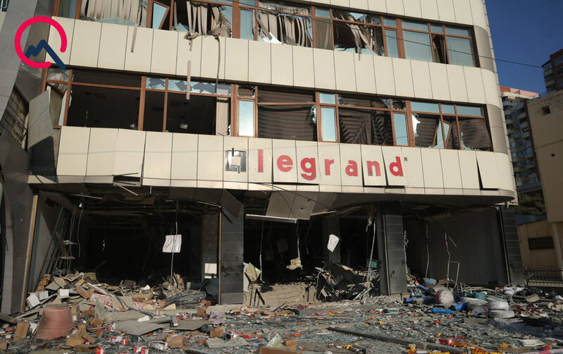 Bakıda partlayış olan ofisdən - Fotolar