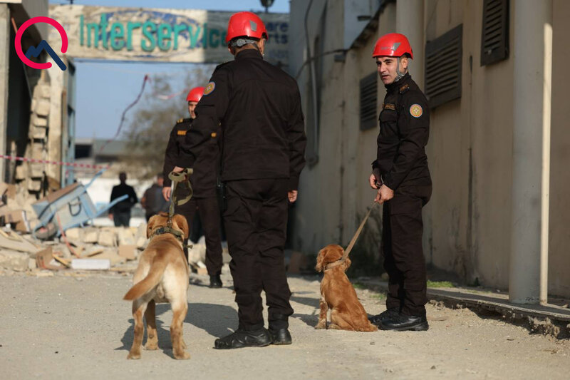 Bakıda partlayış olan ofisdən - Fotolar