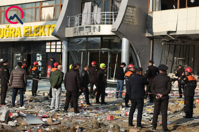 Bakıda partlayış olan ofisdən - Fotolar