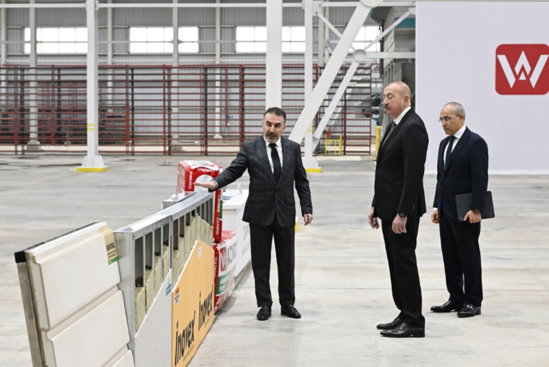 İlham Əliyev AZWOOL mineral daş yunu zavodunun açılışında iştirak edib