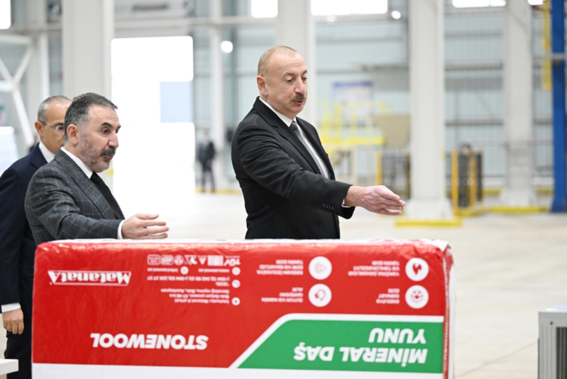 İlham Əliyev AZWOOL mineral daş yunu zavodunun açılışında iştirak edib