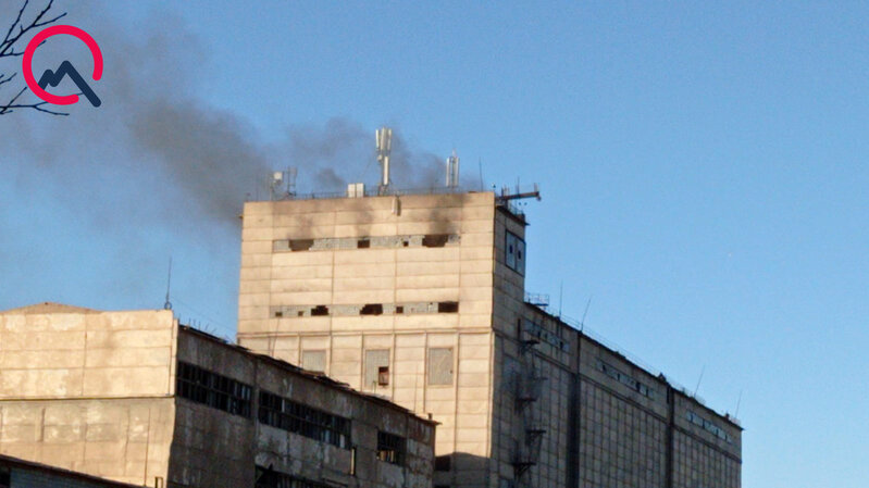 Zavod binasındakı tullantılar yanğına səbəb oldu - Fotolar-Yenilənib
