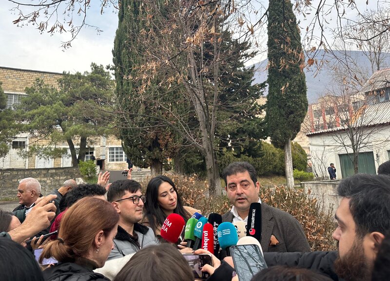 Jurnalistlər "Azəripək" ASC-nin istehsalat sahələrinə də baxış keçiriblər