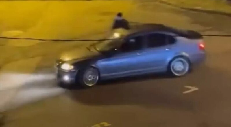 "Drift" edən sürücü nəqliyyat axınını bir-birinə qatdı - VİDEO