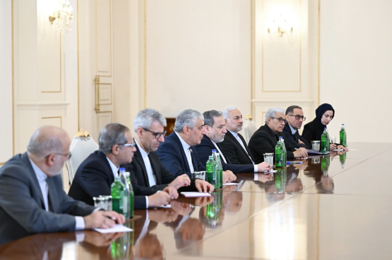 İlham Əliyev İranın xarici işlər nazirini qəbul edib