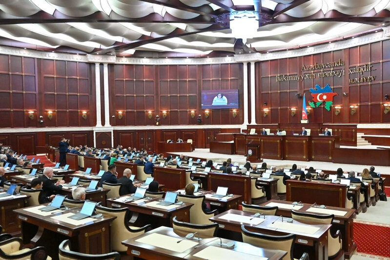 Parlamentin plenar iclası başlayıb, gələn ilin büdcəsi qəbul ediləcək