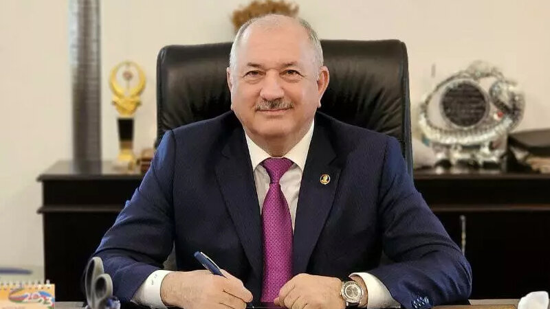 İcra başçısı baş mütəxəssisi işdən çıxardı