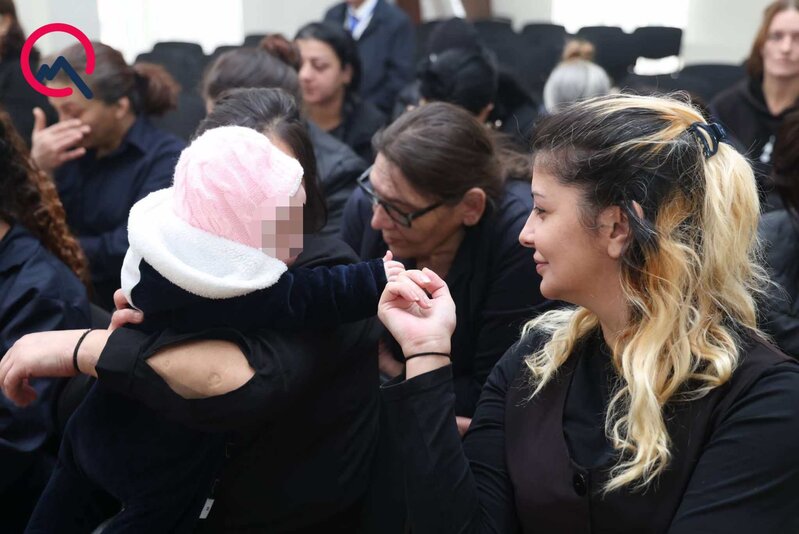 22 qadın azadlığa çıxır - 2-si övladı ilə birlikdə-Fotolar