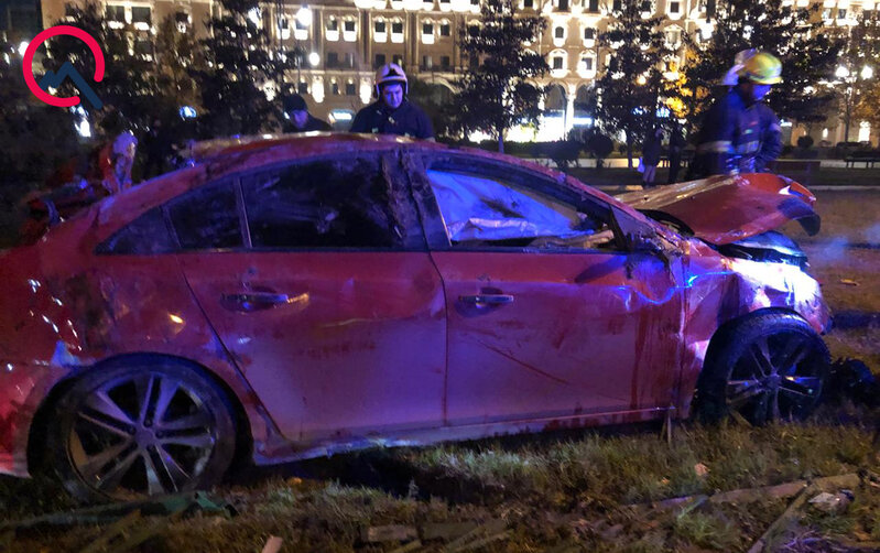"Chevrolet" qəza törətdi - Qış parkına girdi