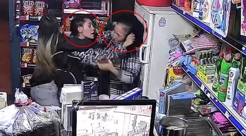 Marketdə gəlin-qayınana davası - VİDEO