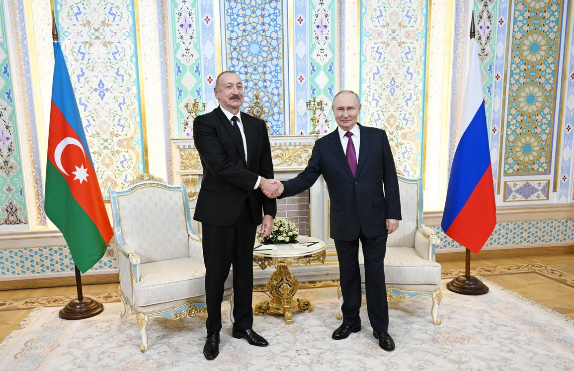 Vladimir Putin İlham Əliyevi təbrik etdi