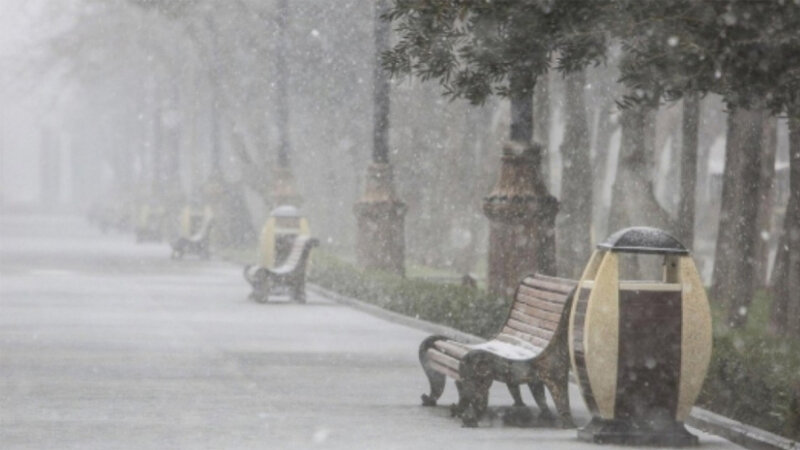 Bakıda yağış və sulu qar yağacaq, güclü külək əsəcək