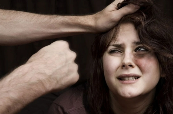 Bakıda arvad ərini bellə döydü