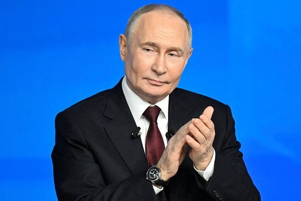 Putin ölkə liderlərini Yeni il münasibətilə təbrik etdi