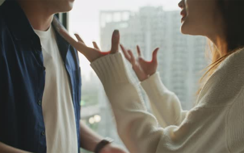 Keçmiş arvadının müəllim işlədiyi məktəbdə dava saldı - Həbs olundu