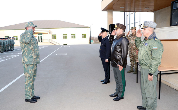 HHQ komandanı və Hərbi prokuror hərbi hissələrdə olublar