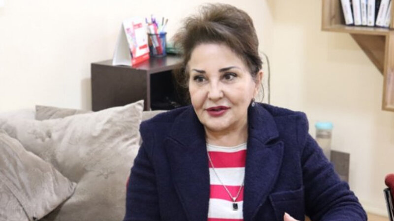 Bakıda nadir hadisə: Qız sinif yoldaşının ailəsinə övladlığa verildi