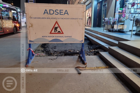 Asfaltlanandan bir gün sonra çökdü - Fotolar - Yenilənib