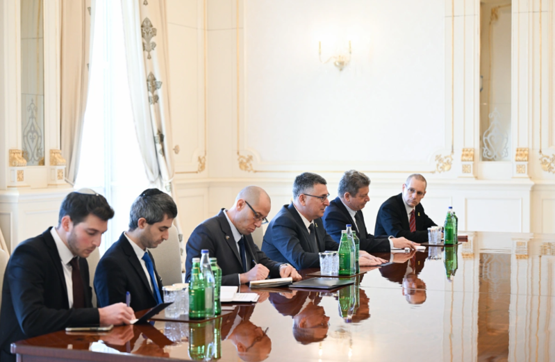 İlham Əliyev İsrailin xarici işlər nazirini qəbul edib