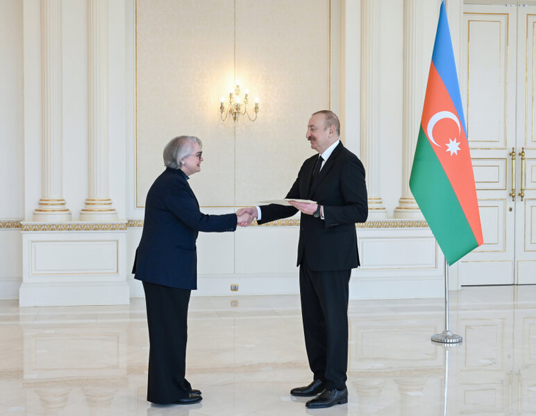 Prezident yeni səfirlərin etimadnaməsini qəbul etdi (FOTO)