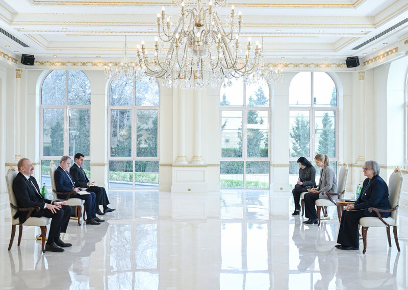 Prezident yeni səfirlərin etimadnaməsini qəbul etdi (FOTO)
