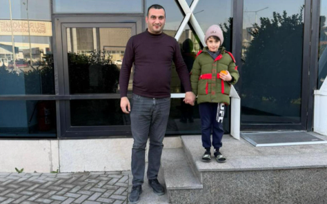 Həmin uşağın valideyni tapıldı - Video-Yenilənib