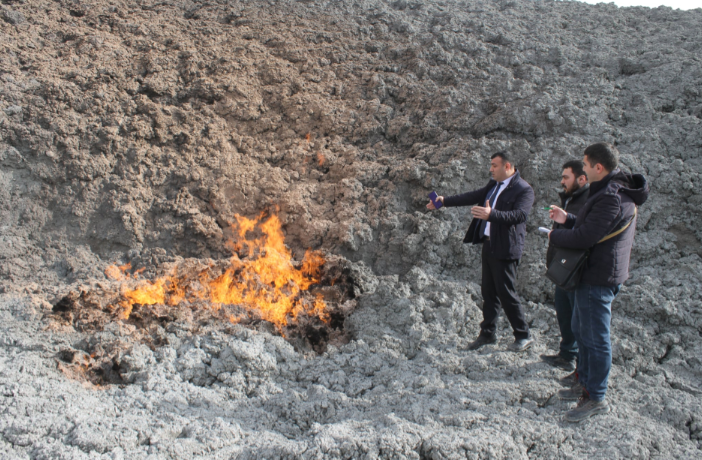 Azərbaycanda güclü palçıq vulkanı püskürdü (FOTO)
