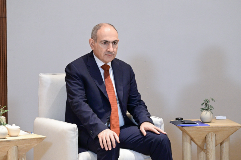 Əbu-Dabidə İlham Əliyev və Nikol Paşinyan arasında görüş keçirilib